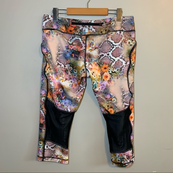 Ki XL pro performance floral snakeskin crop leggings w mesh detail - Picture 2 of 13